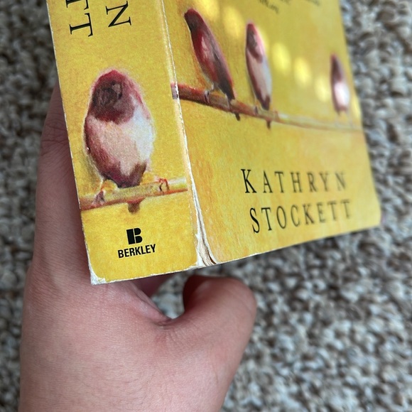 Bundle of Paperback Novels - Picture 10 of 11